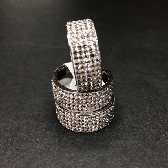 Make An Offer! Crystal Stainless Steel Ring Size 7 - Picture 2 of 5